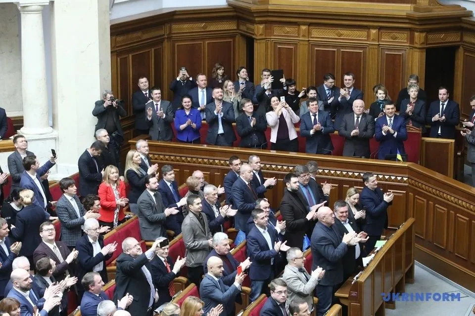 Рада схвалила курс на ЄС і НАТО Рада схвалила курс на ЄС і НАТО