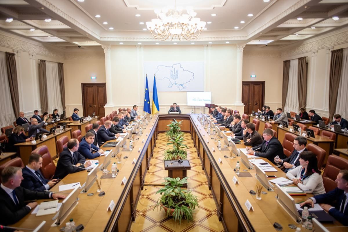 Кабмін схвалив законопроєкт про реформу ринку праці Кабмін схвалив законопроєкт про реформу ринку праці