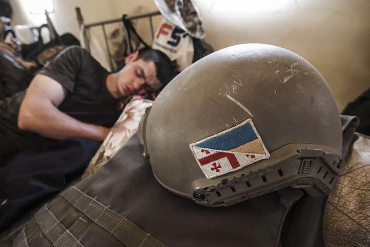 Правительство упростило получение гражданства для добровольцев из других стран: что изменится Правительство упростило получение гражданства для добровольцев из других стран: что изменится