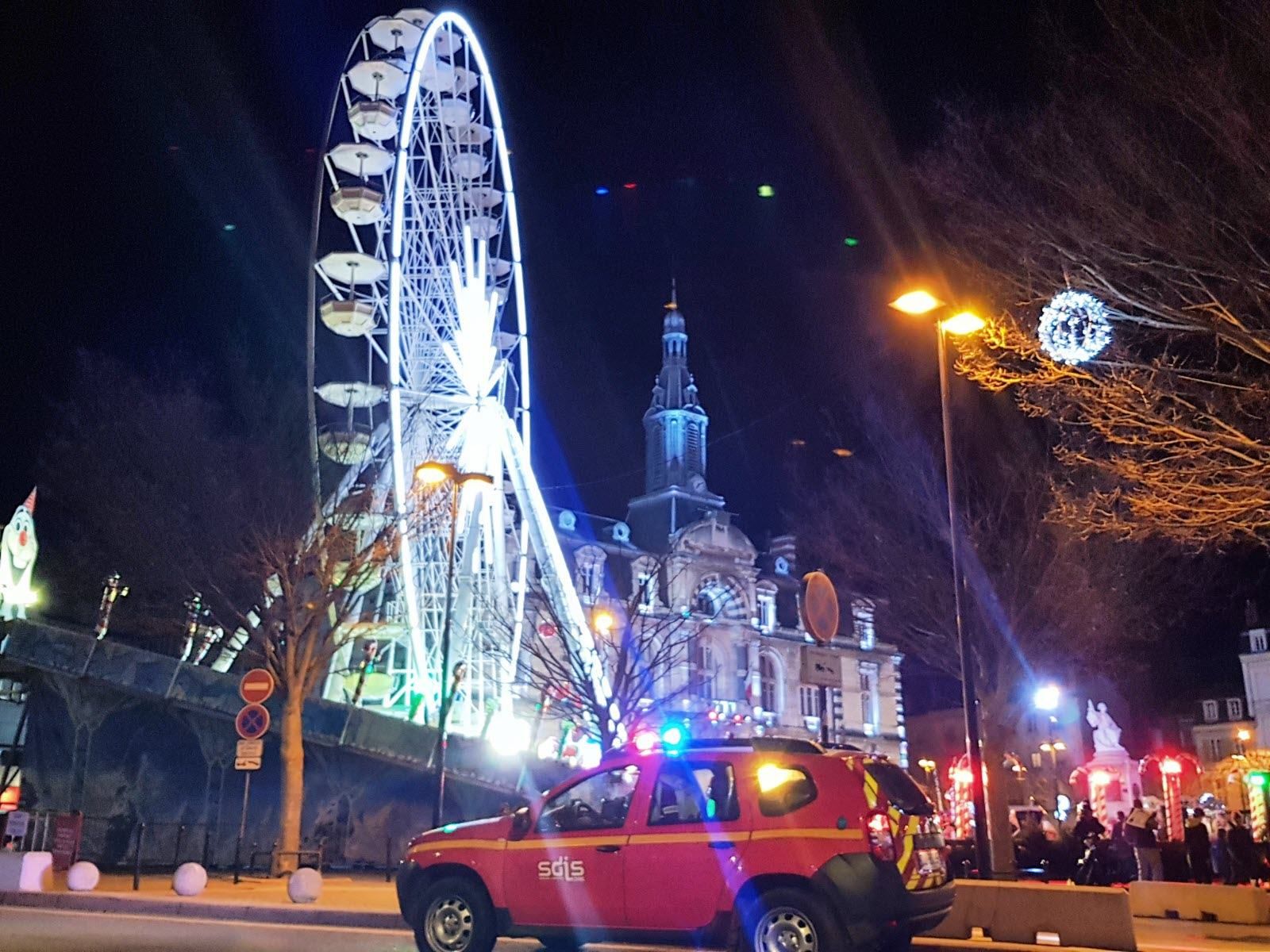 140 человек эвакуировали с колеса обозрения во Франции 140 человек эвакуировали с колеса обозрения во Франции