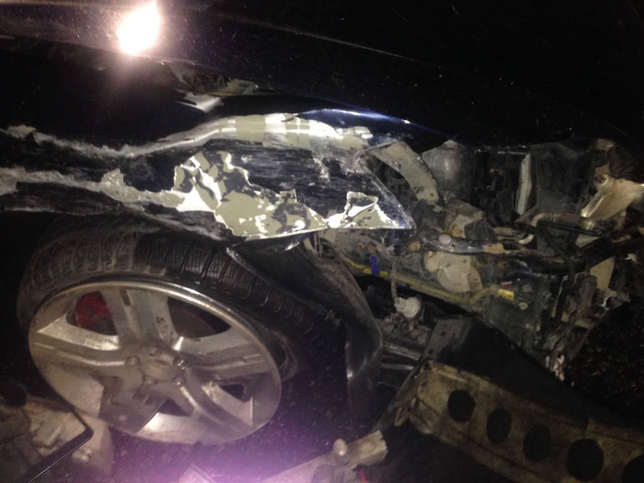 В Киеве водитель на большой скорости разбил три автомобиля