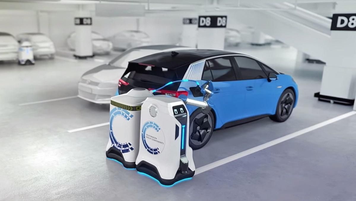 Зарядку электромобилей поручат автономным роботам