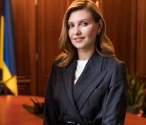 Модный урок: Елена Зеленская показывает, как стильно носить классический жакет