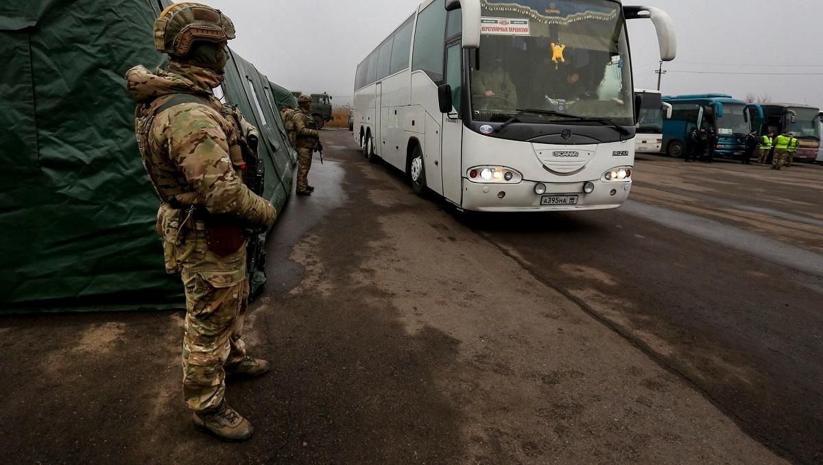 Обмін полоненими: бойовики звільнили військових, які ліквідували ватажка "народної міліції"