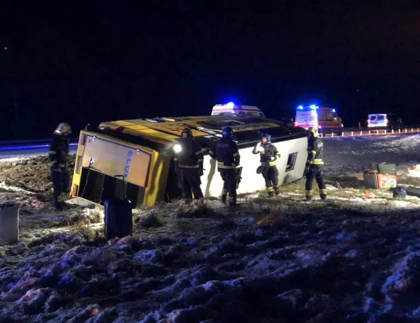 Автобус Ecolines попал в ДТП в Эстонии, много пострадавших: фото Автобус Ecolines попал в ДТП в Эстонии, много пострадавших: фото
