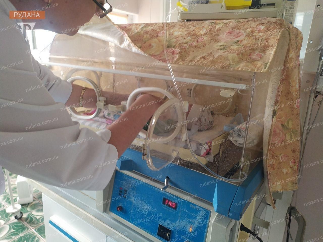 Матір залишила новонароджене немовля в під'їзді в Кривому Розі