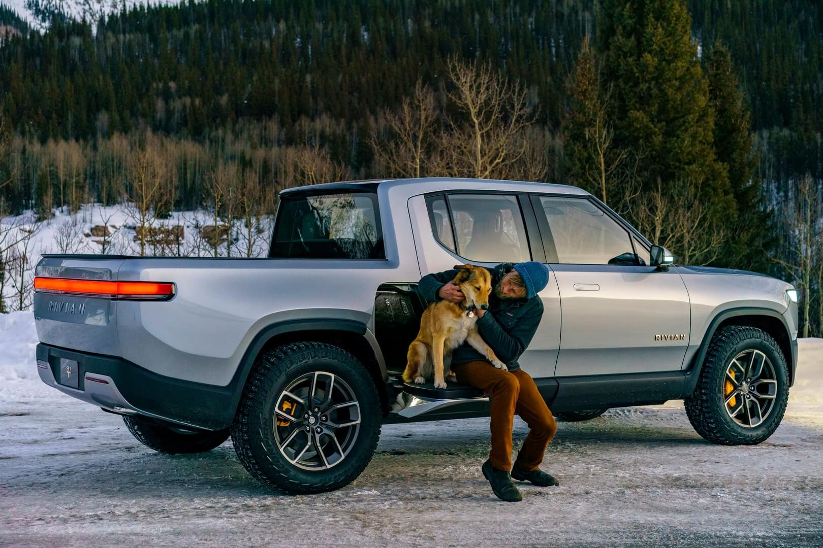 Електричний пікап Ford виконав незвичний трюк: відео