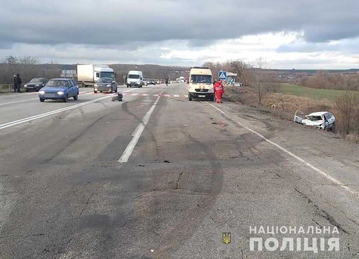 Смертельна ДТП на Запоріжжі: п'яний водій "дев'ятки" врізався у вантажівку – фото