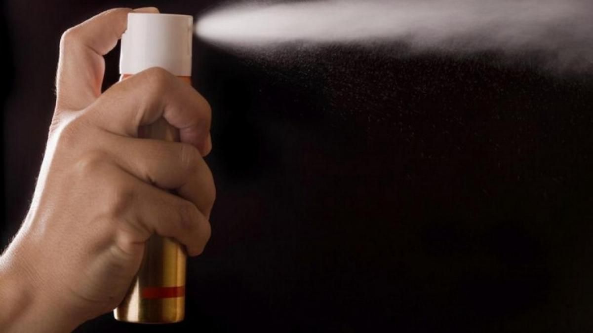 Школьник с газовым баллончиком ограбил ломбард на полмиллиона гривен в Одессе Школьник с газовым баллончиком ограбил ломбард на полмиллиона гривен в Одессе