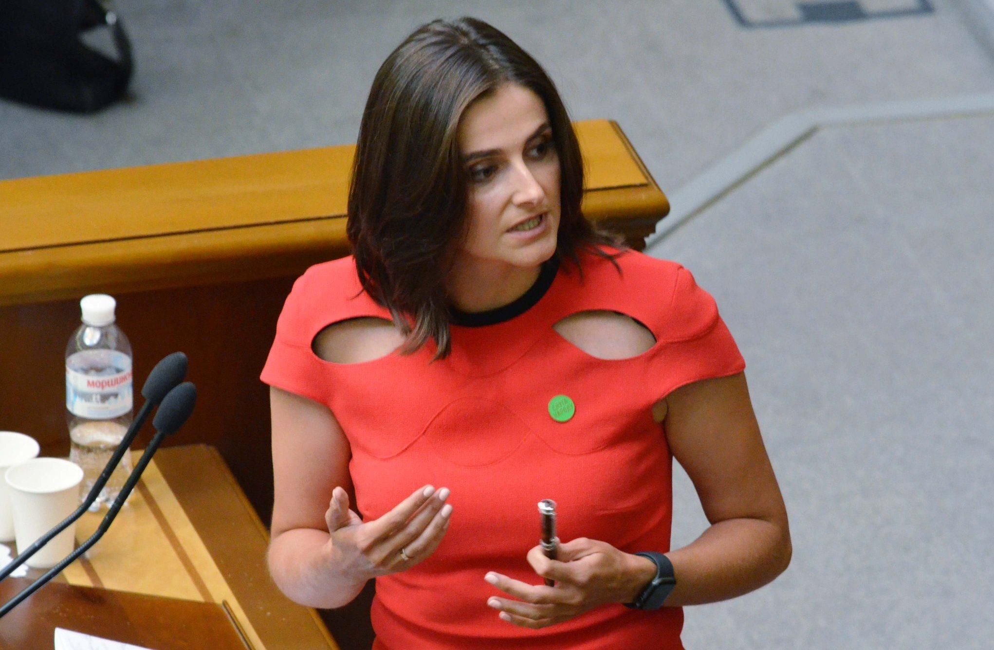 Чи давали "слугам народу" хабар: коментар Василевської-Смаглюк Чи давали "слугам народу" хабар: коментар Василевської-Смаглюк