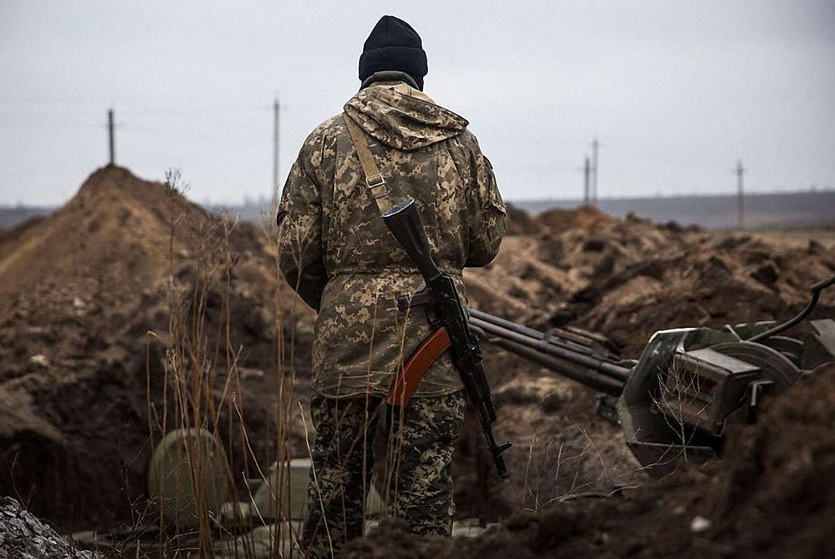 Боевики перед Новым годом обстреляли ВСУ на Донбассе: есть раненый