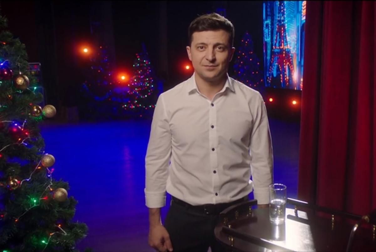 Яким буде новорічне привітання Зеленського: ЗМІ розкрили деталі Яким буде новорічне привітання Зеленського: ЗМІ розкрили деталі