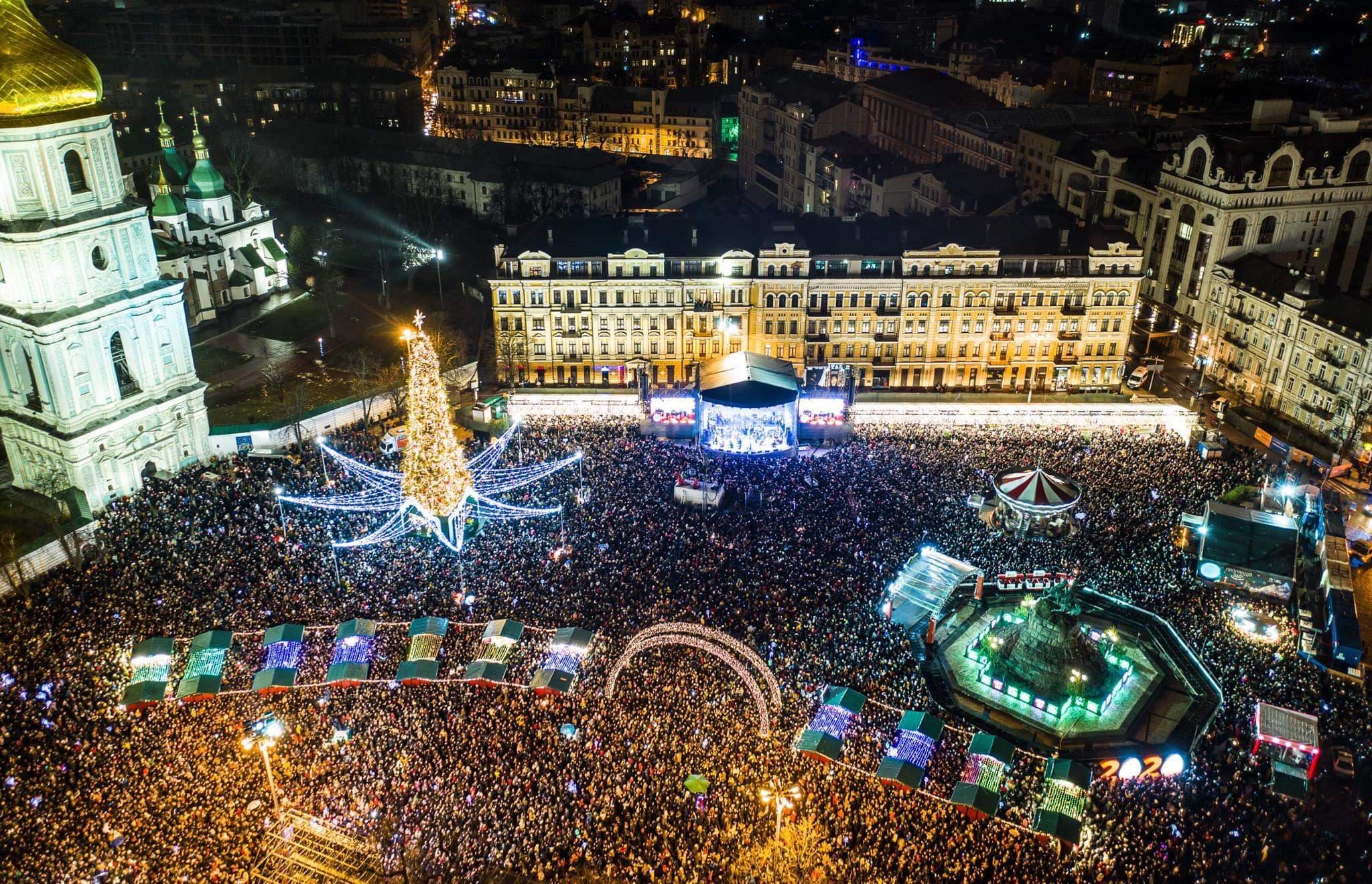 Новогодняя елка Киева – пятая среди самых красивых в Европе: рейтинг в фото