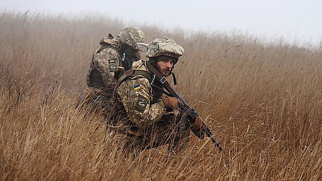 Бойовики тричі обстріляли сили ЗСУ на Донбасі: де було найгарячіше