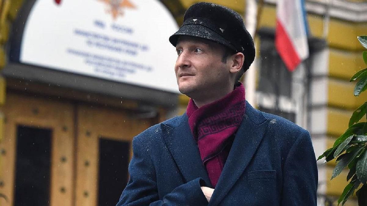 Росія видворила в Україну і заборонила в'їзд кримському блогеру, який підтримував анексію