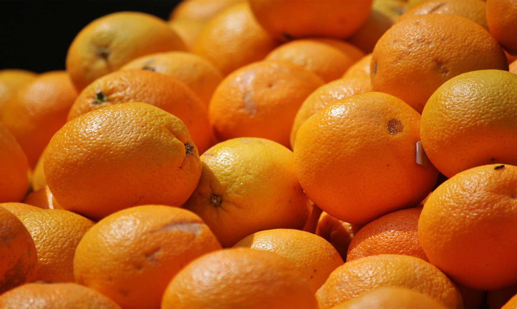 На Львівщині знищили 220 кілограм апельсин: причина