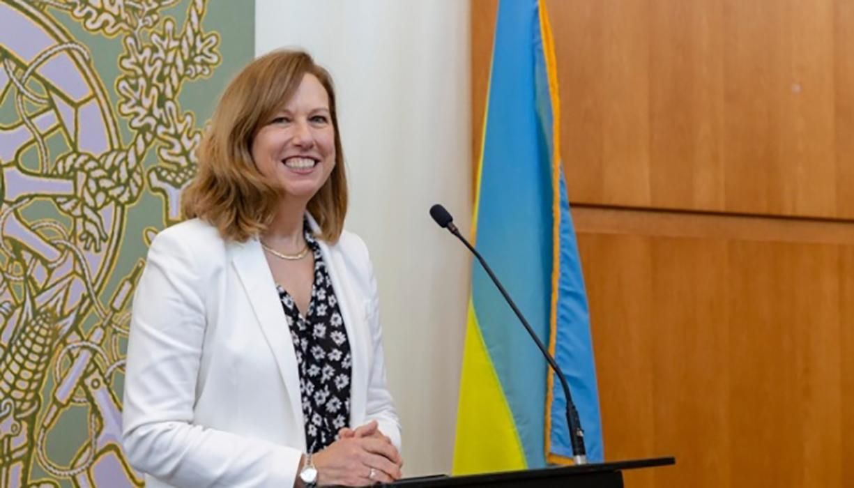 Крістіна Квін стала повіреною у справах США в Україні: вона вже заговорила українською – відео
