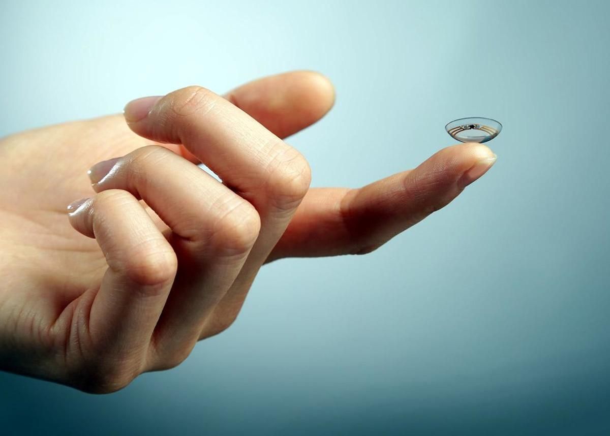 Ученые создали электронные контактные линзы с беспроводной зарядкой