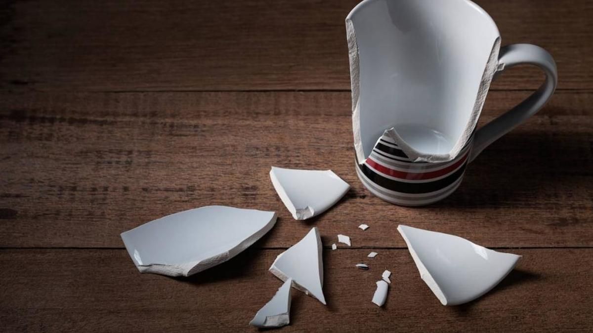 Вдарив дружину чашкою по голові: волинянин заплатить 1700 гривень штрафу Вдарив дружину чашкою по голові: волинянин заплатить 1700 гривень штрафу