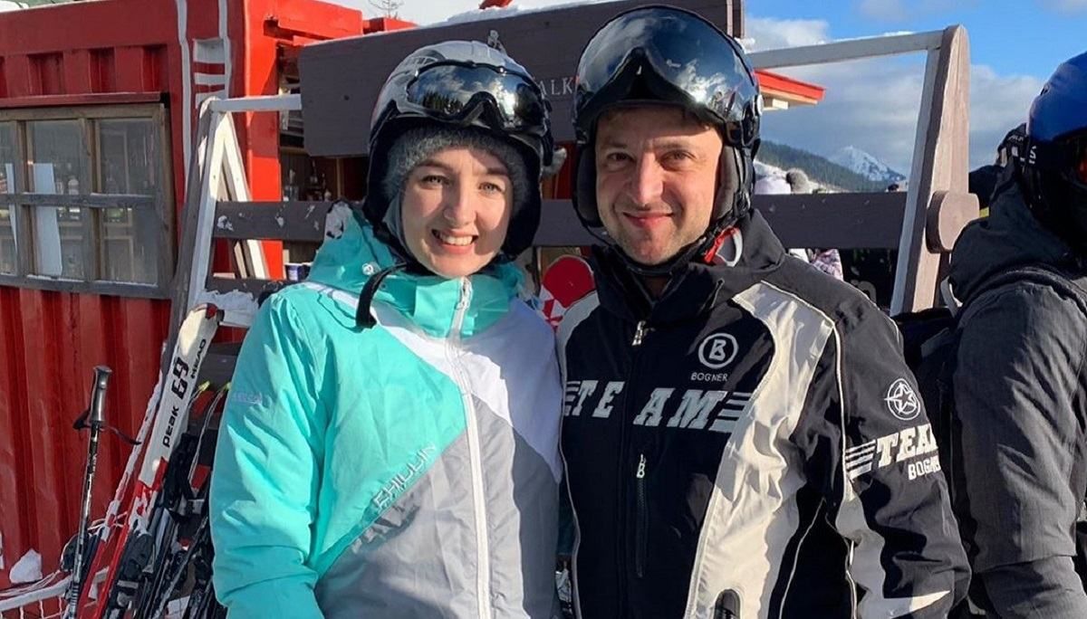 В сети опубликовали фото якобы из новогоднего отдыха Зеленского в "Буковеле" В сети опубликовали фото якобы из новогоднего отдыха Зеленского в "Буковеле"