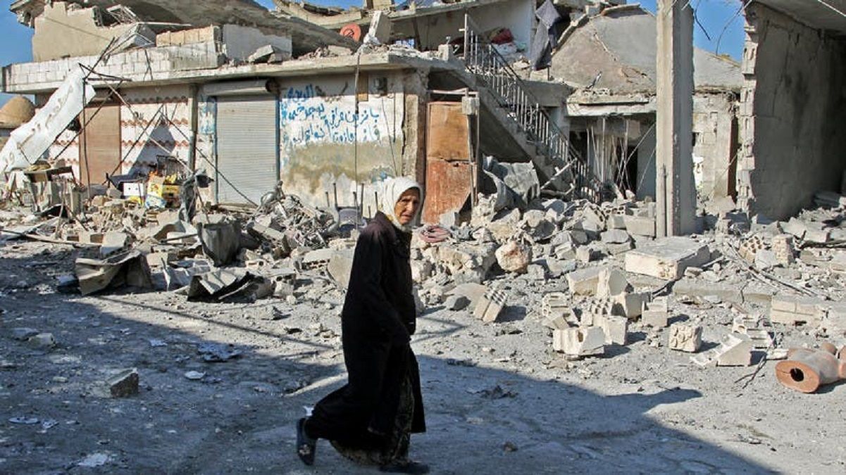 Сирийские правительственные войска разбомбили школу: погибли дети – видео 18+