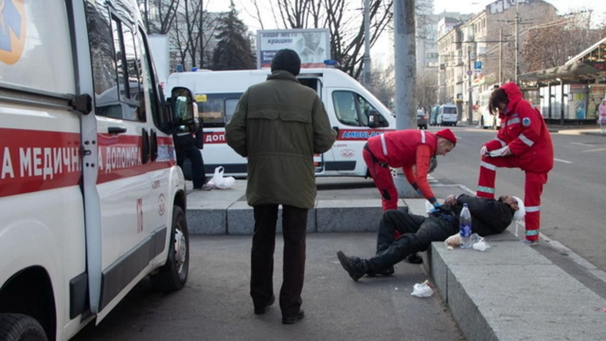 Підлітки жорстоко побили безхатьків у Дніпрі