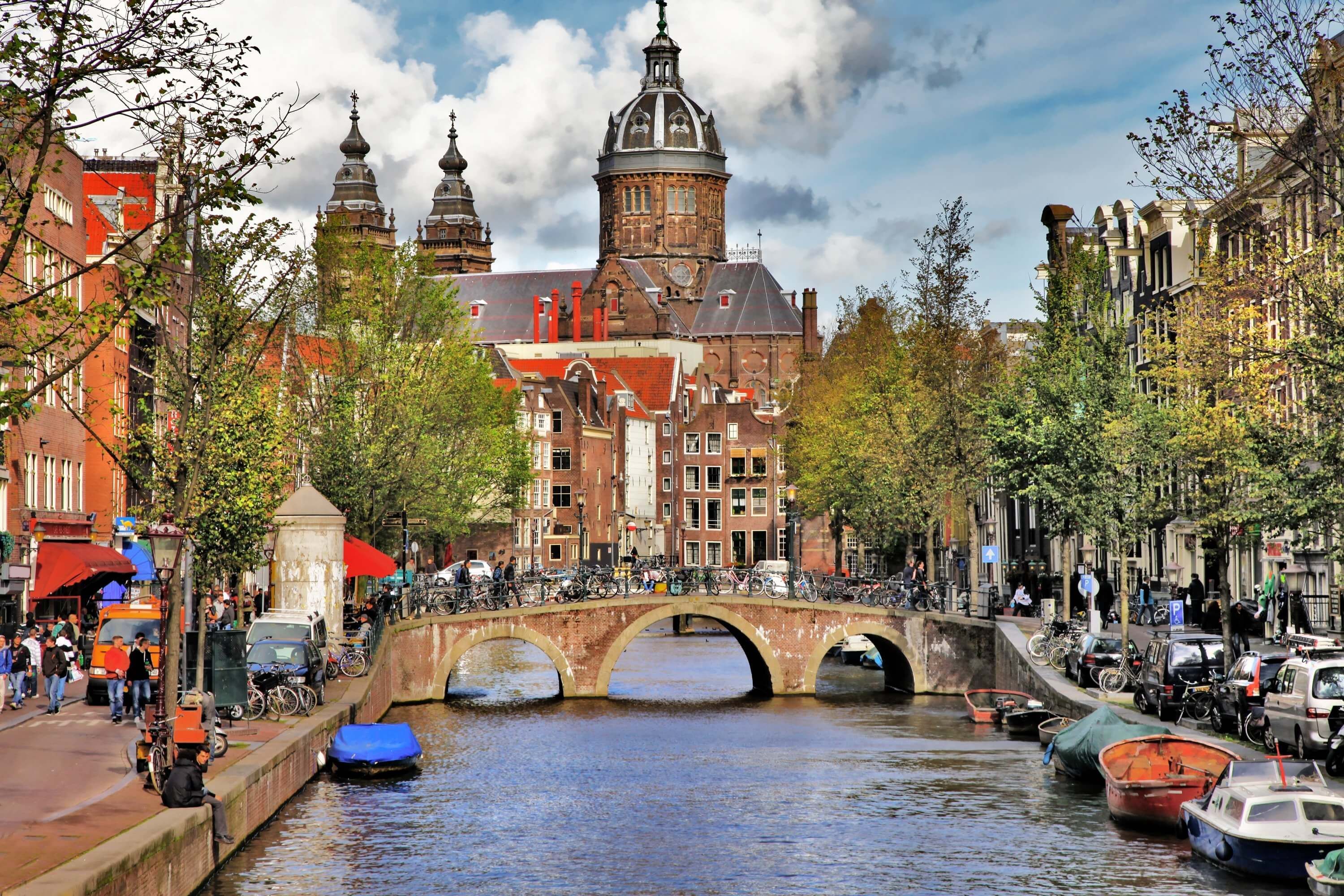 Амстердам ввел новый налог для туристов: сколько и за что надо платить