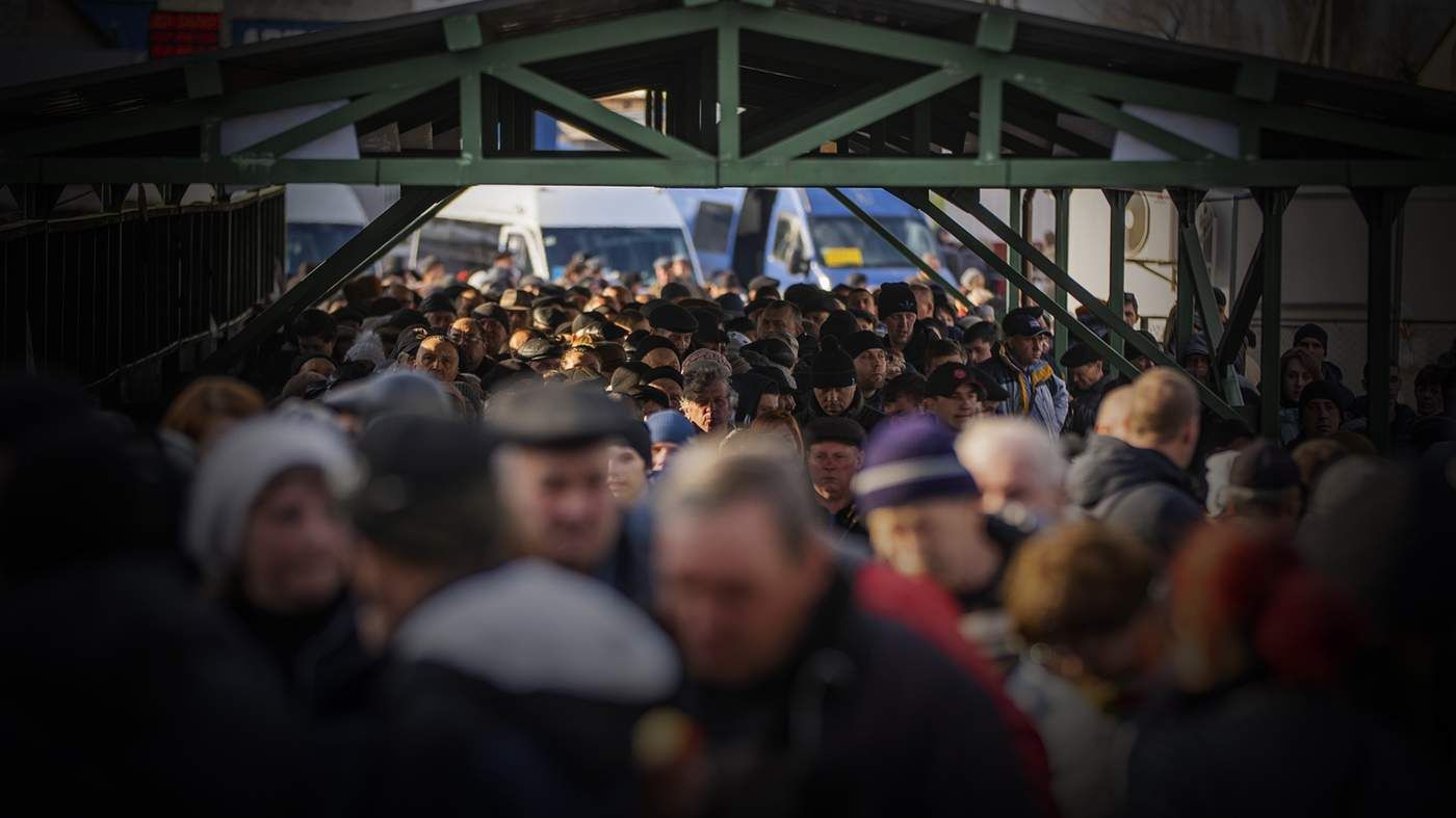 Стояла в очереди за украинской пенсией: на оккупированном Донбассе умерла сообщница боевиков Стояла в очереди за украинской пенсией: на оккупированном Донбассе умерла сообщница боевиков