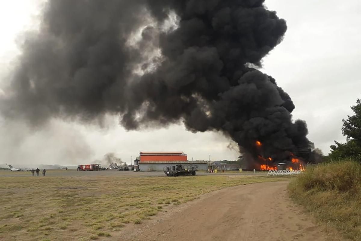 Атака на військову базу США у Кенії: загинули 3 американців – відео Атака на військову базу США у Кенії: загинули 3 американців – відео