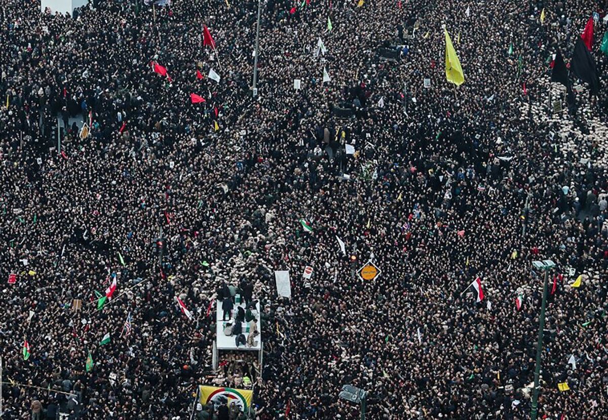 Похорон Сулеймані: понад мільйон іранців вийшли на вулиці Тегерану – відео