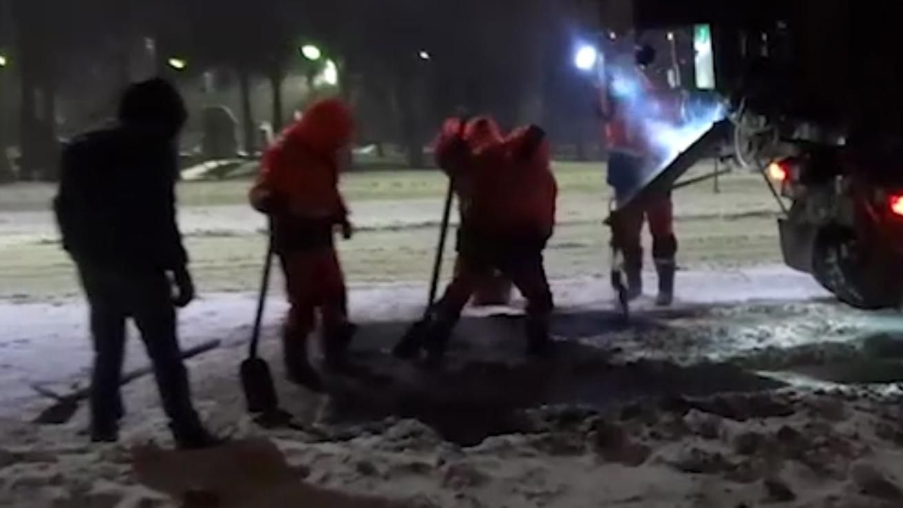 І так піде: у Росії дорожники вкотре показали свою винятковість: відео І так піде: у Росії дорожники вкотре показали свою винятковість: відео