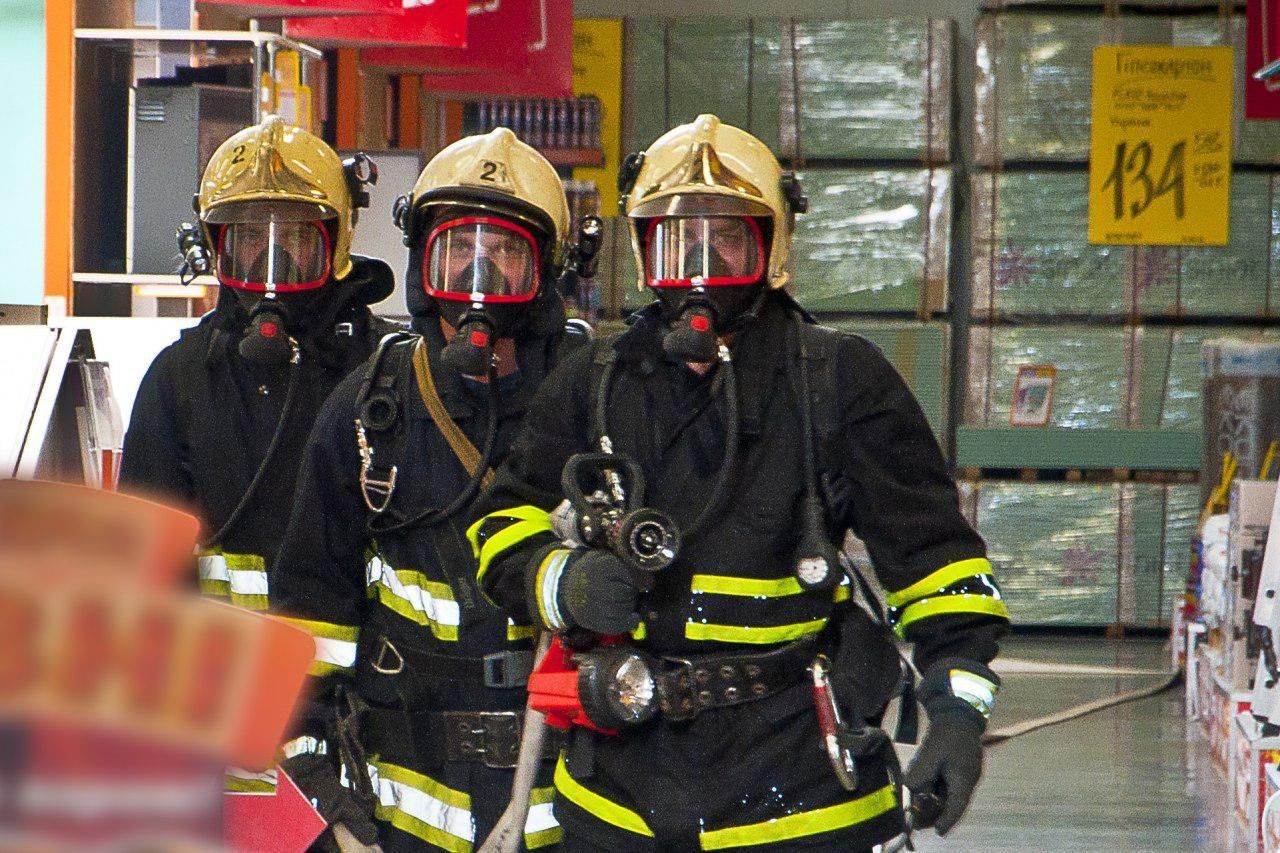 Українські рятувальники заспівали протипожежну колядку: святкове відео Українські рятувальники заспівали протипожежну колядку: святкове відео