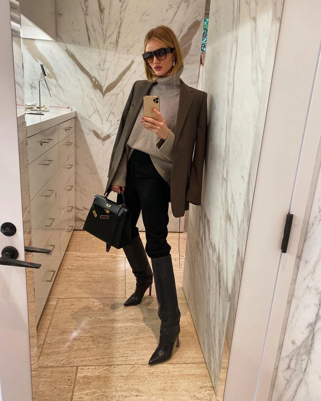 Розі Гантінгтон-Вайтлі Розі Гантінгтон-Вайтлі