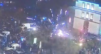 Новогодняя ночь едва ли не закончилась трагедией в Одессе: фейерверк начал взрываться в толпе