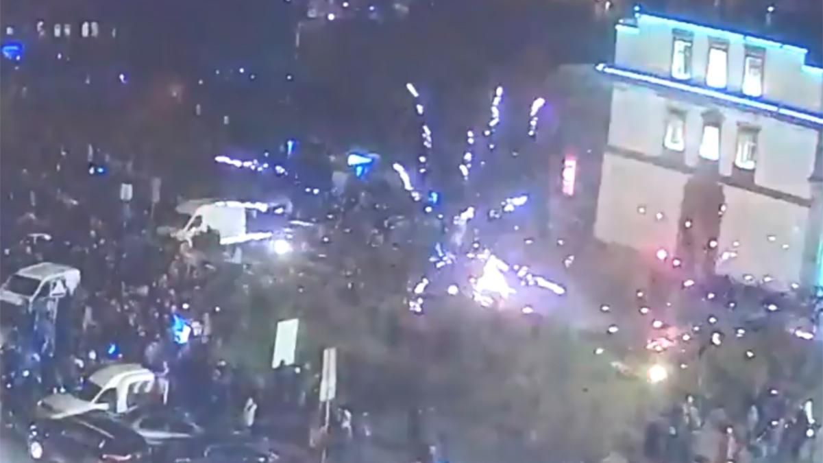 Новогодняя ночь едва ли не закончилась трагедией в Одессе: фейерверк начал взрываться в толпе