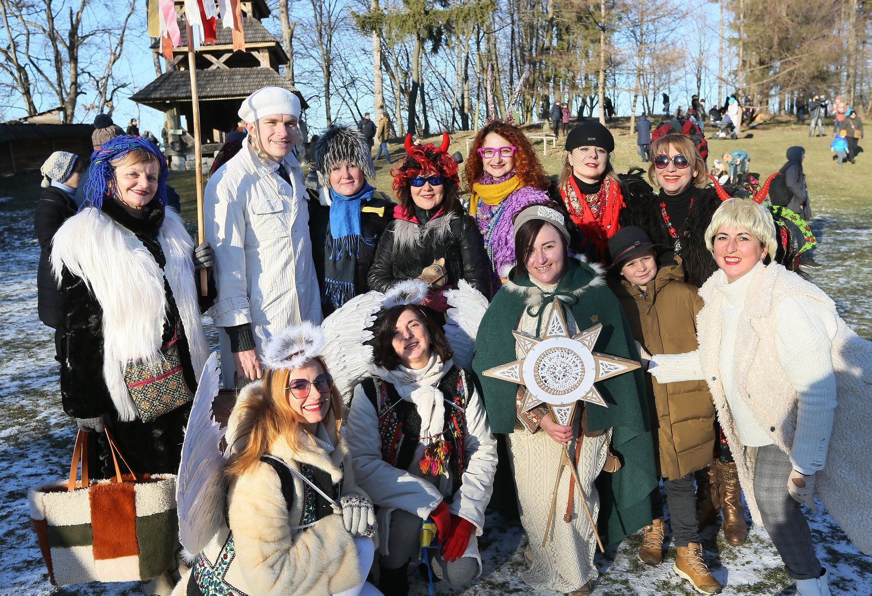 Стародавні колядки та вертепи: яскраві кадри зі святкування Різдва у Львові Стародавні колядки та вертепи: яскраві кадри зі святкування Різдва у Львові