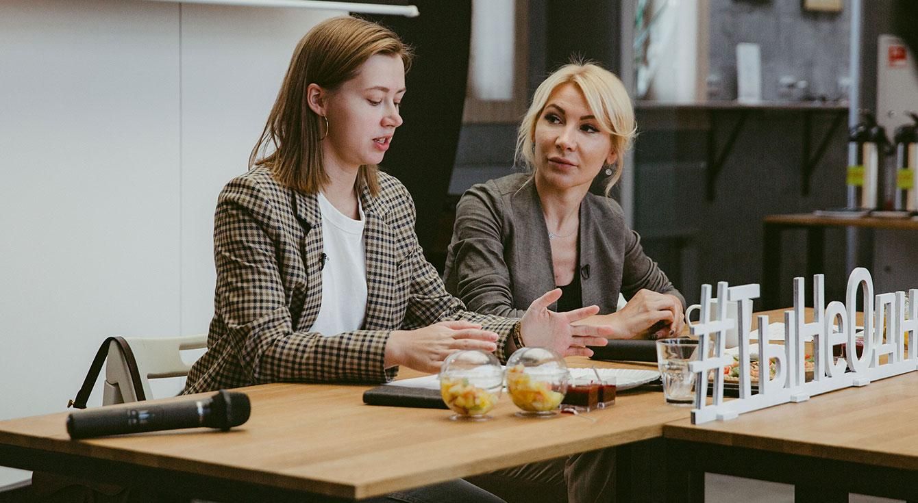 Митрошину не пустят в Украину до 2023 года – блогерша получила штамп о запрете въезда