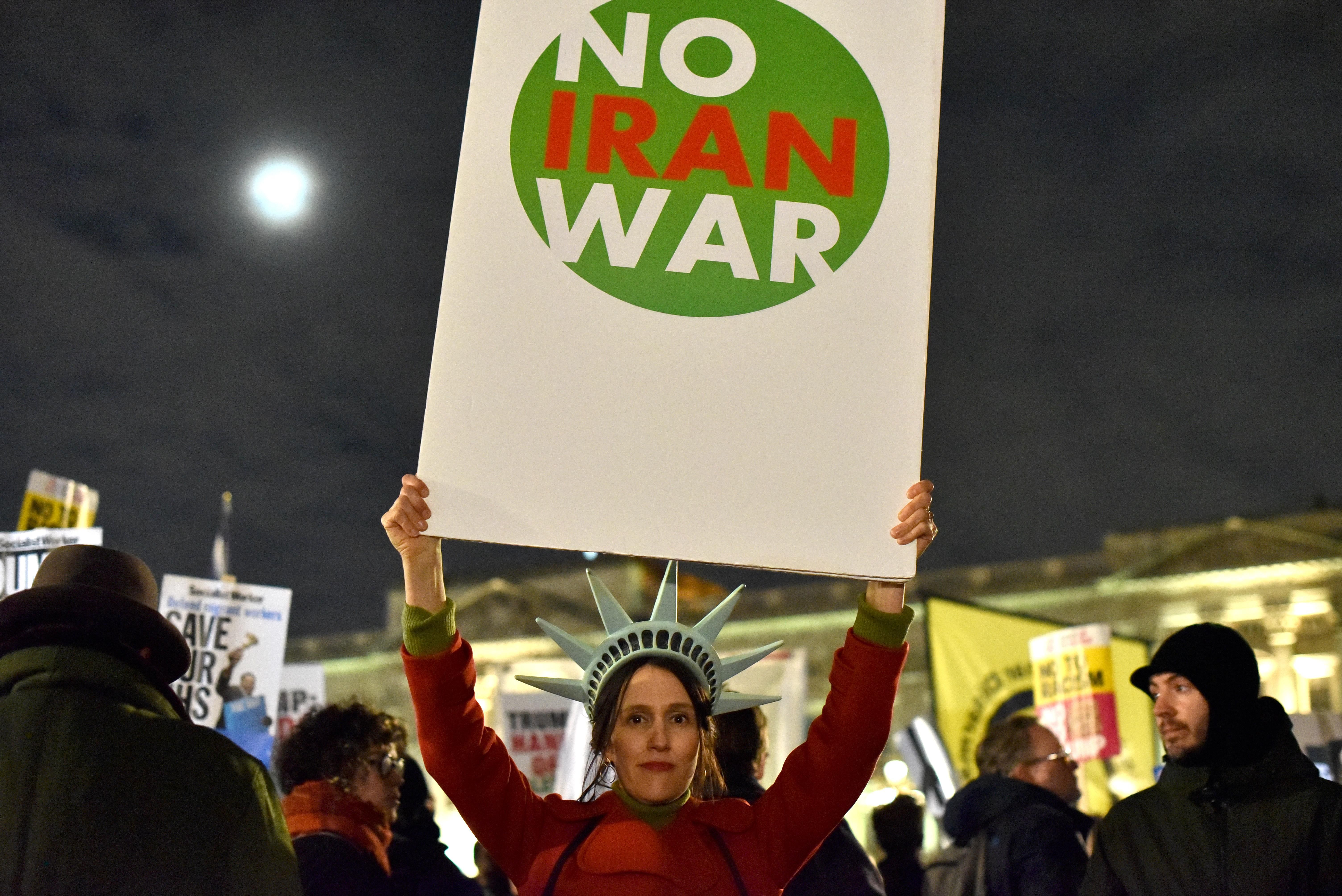Демонстрація біля Білого Дому у Вашингтоні проти війни з Іраном