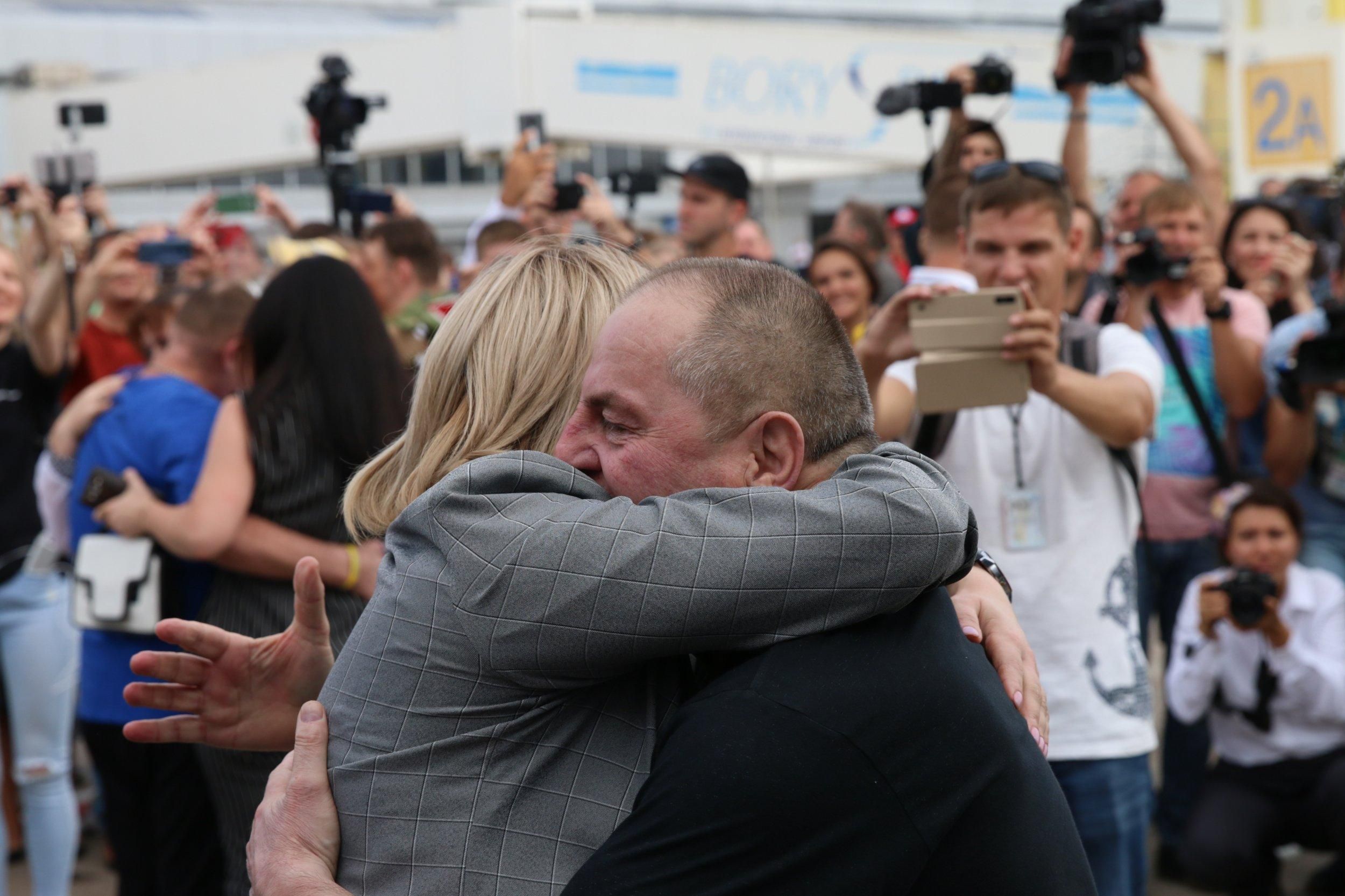 Підводні камені обміну полоненими: топові відео 24 каналу Підводні камені обміну полоненими: топові відео 24 каналу