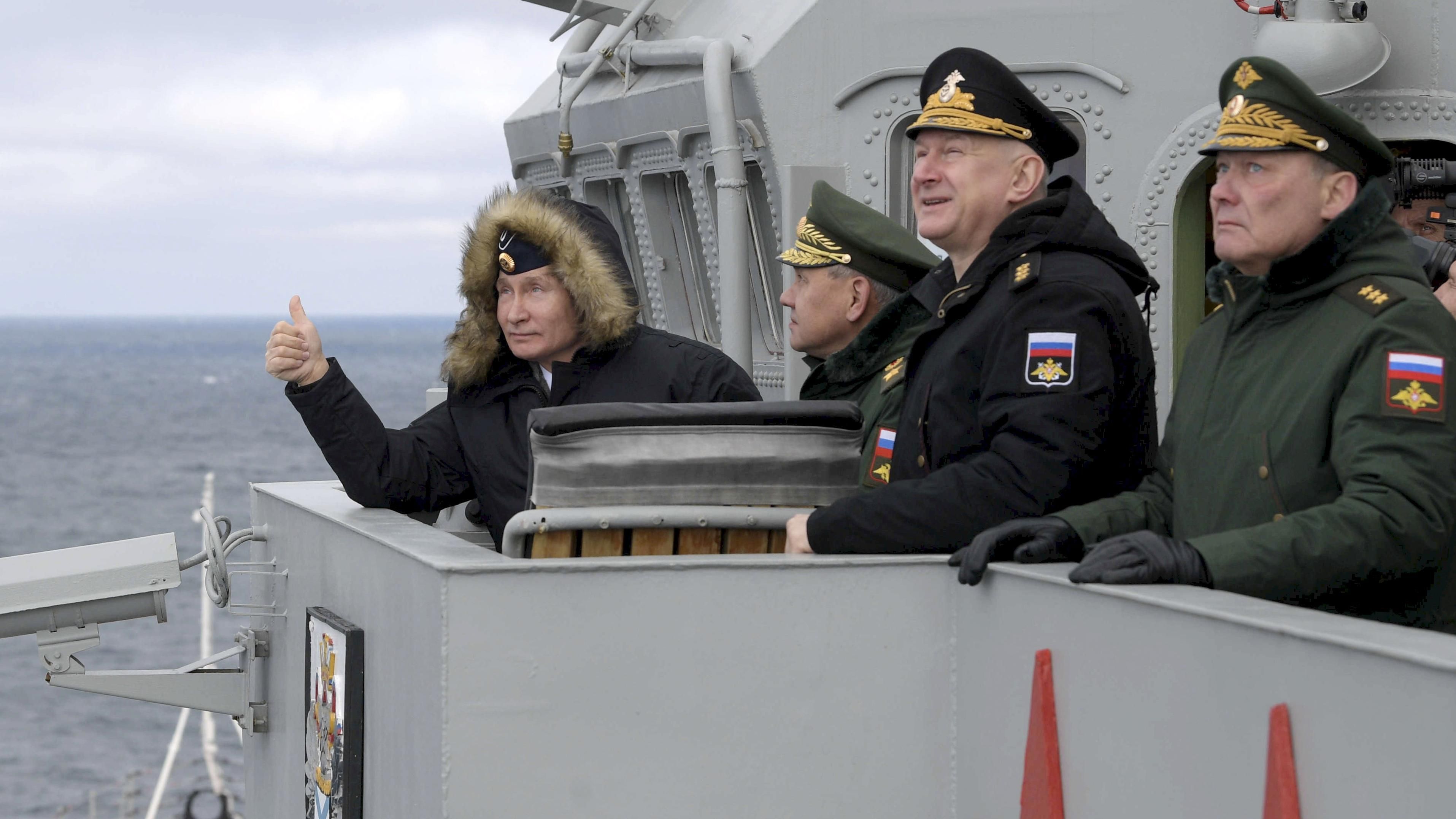 Россия провела учения со стрельбами возле Крыма: Путин наблюдал за пусками лично Россия провела учения со стрельбами возле Крыма: Путин наблюдал за пусками лично