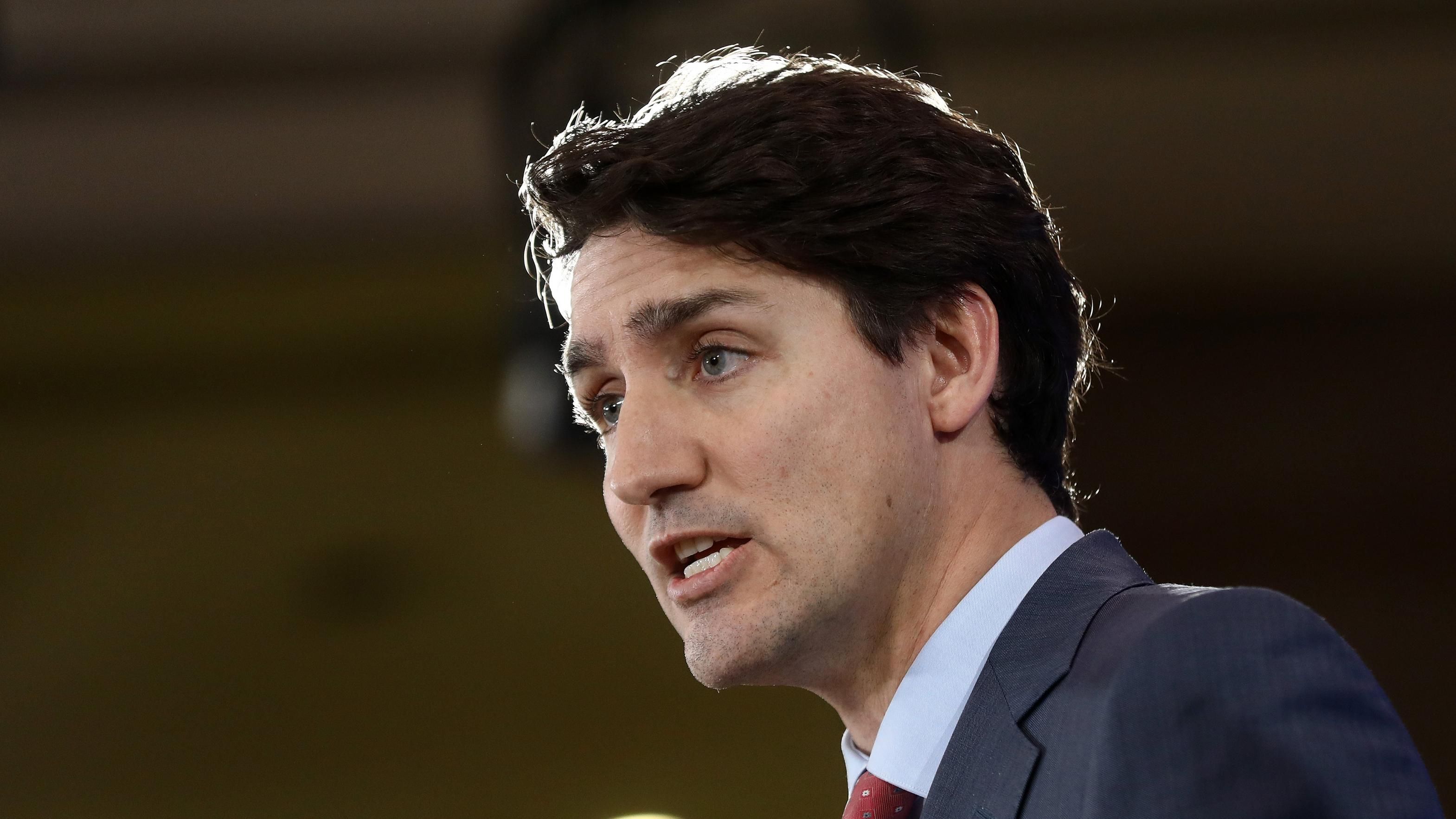 Катастрофа украинского самолета в Иране: Зеленский обсудил трагедию с премьером Канады Трюдо Катастрофа украинского самолета в Иране: Зеленский обсудил трагедию с премьером Канады Трюдо