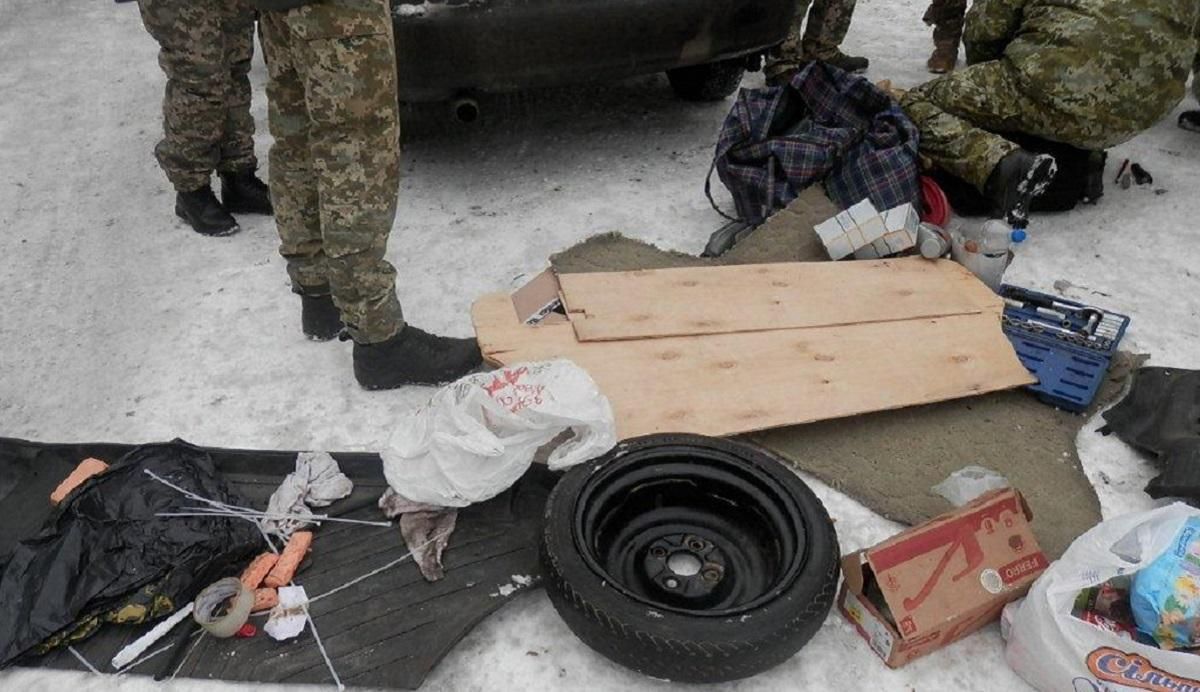 Чоловік намагався провезти з окупованих територій вибухівку: фото
Чоловік намагався провезти з окупованих територій вибухівку: фото