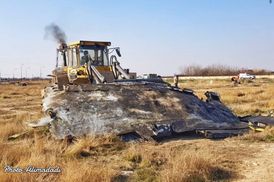 В Иране почти полностью зачистили бульдозерами место катастрофы самолета МАУ: что там не так