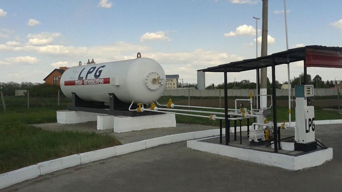 Податкова заробила майже 100 мільйонів гривень на штрафах за незаконне пальне
Податкова заробила майже 100 мільйонів гривень на штрафах за незаконне пальне