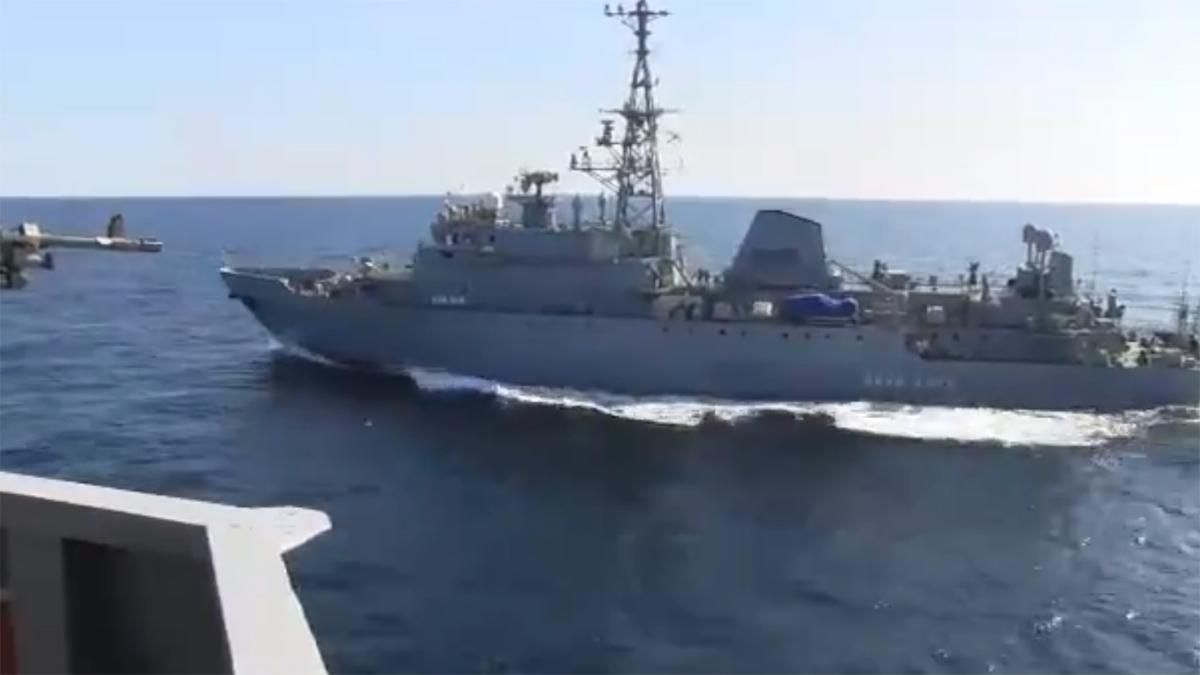 Російський корабель агресивно зблизився з есмінцем США: відео