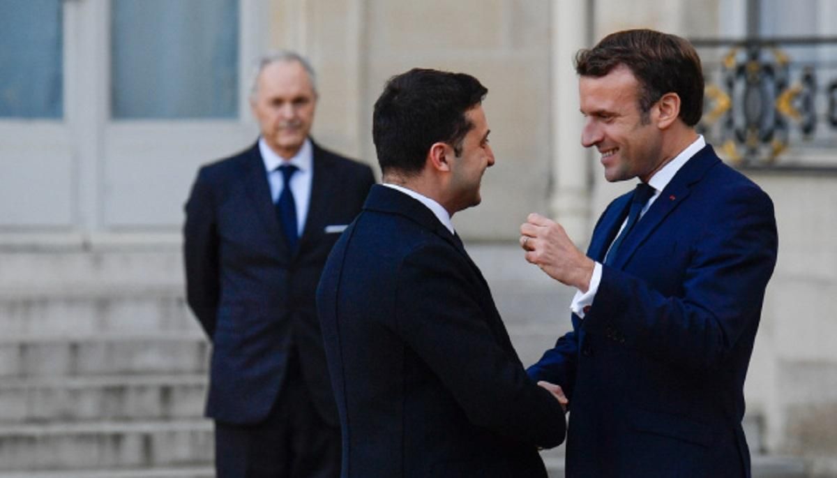 Зеленский договорился с Макроном о привлечении Франции к расшифровке черных ящиков Зеленский договорился с Макроном о привлечении Франции к расшифровке черных ящиков