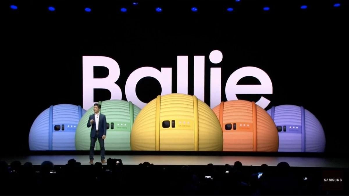 Samsung показала сферичного робота-компаньйона для дому – Ballie: відео