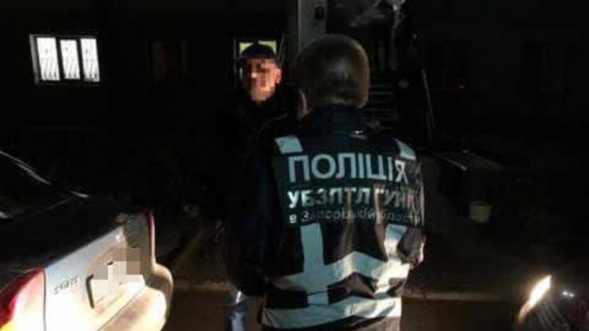 В Запорожье задержали мужчину, который устроил выездной "дом удовольствий" В Запорожье задержали мужчину, который устроил выездной "дом удовольствий"