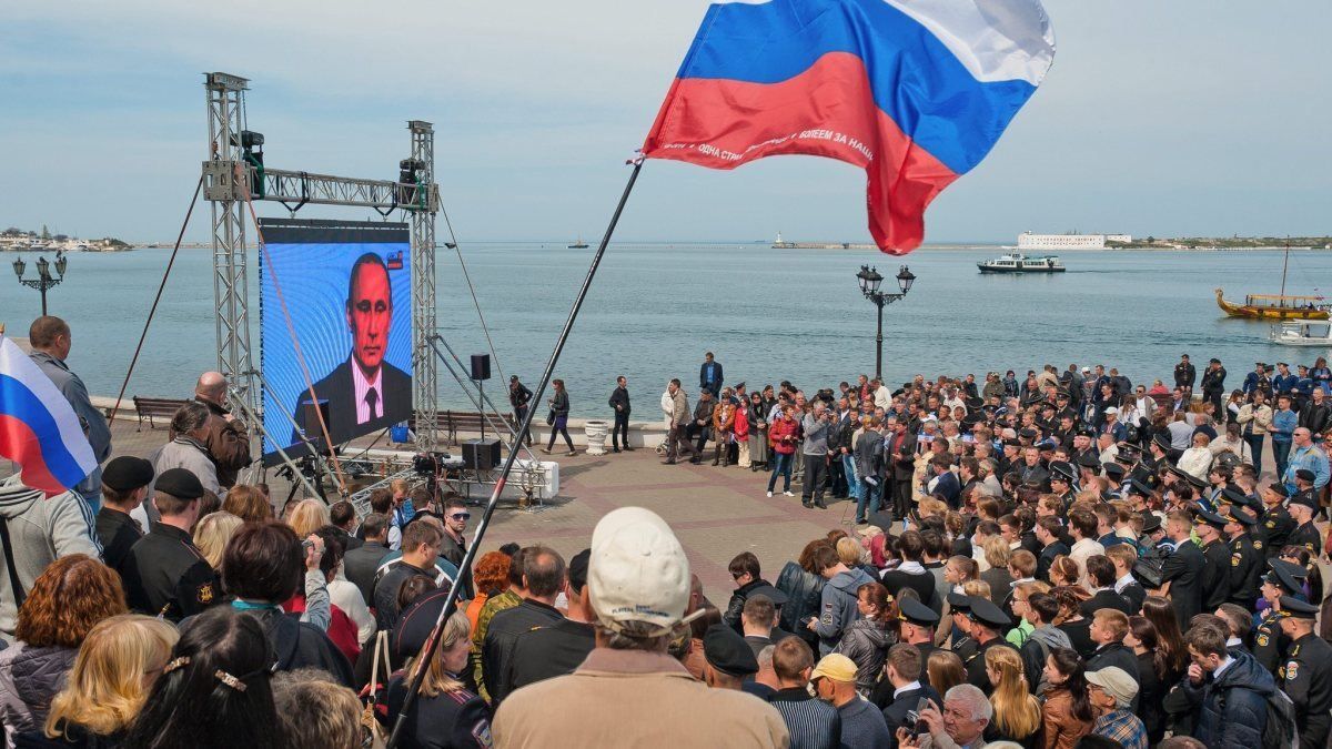 "Хватит кормить Крым": как россияне стали заложниками аннексии "Хватит кормить Крым": как россияне стали заложниками аннексии