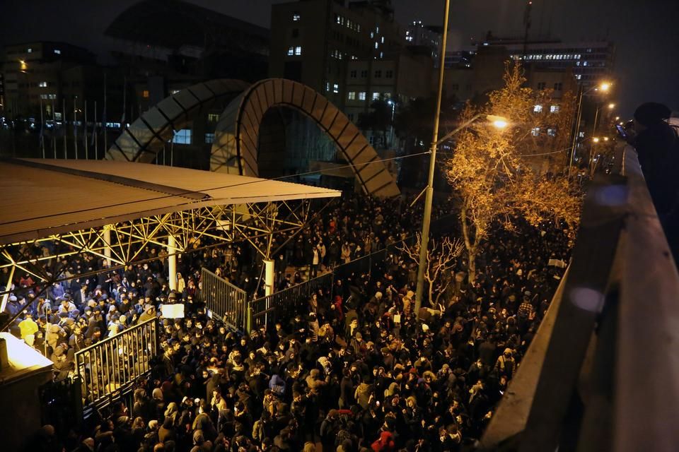 Протести в Ірані: Тегеран запевняє, що поліція не стріляла по мітингувальниках